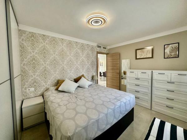 Piso en venta en Calle Azorín, Marbella
thumbnail 1