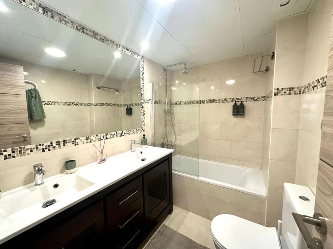 Sale of apartment in Calle Azorín, Marbella
 photo 5