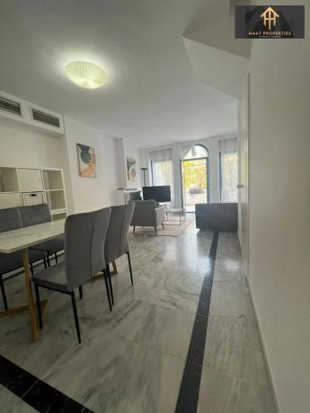 Duplex en venta en Calle de Ramón Gómez de la Serna, Marbella thumbnail 2