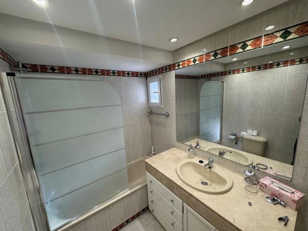 Duplex en venta en Barrio Huerta Belón-Calvario, Marbella photo 1