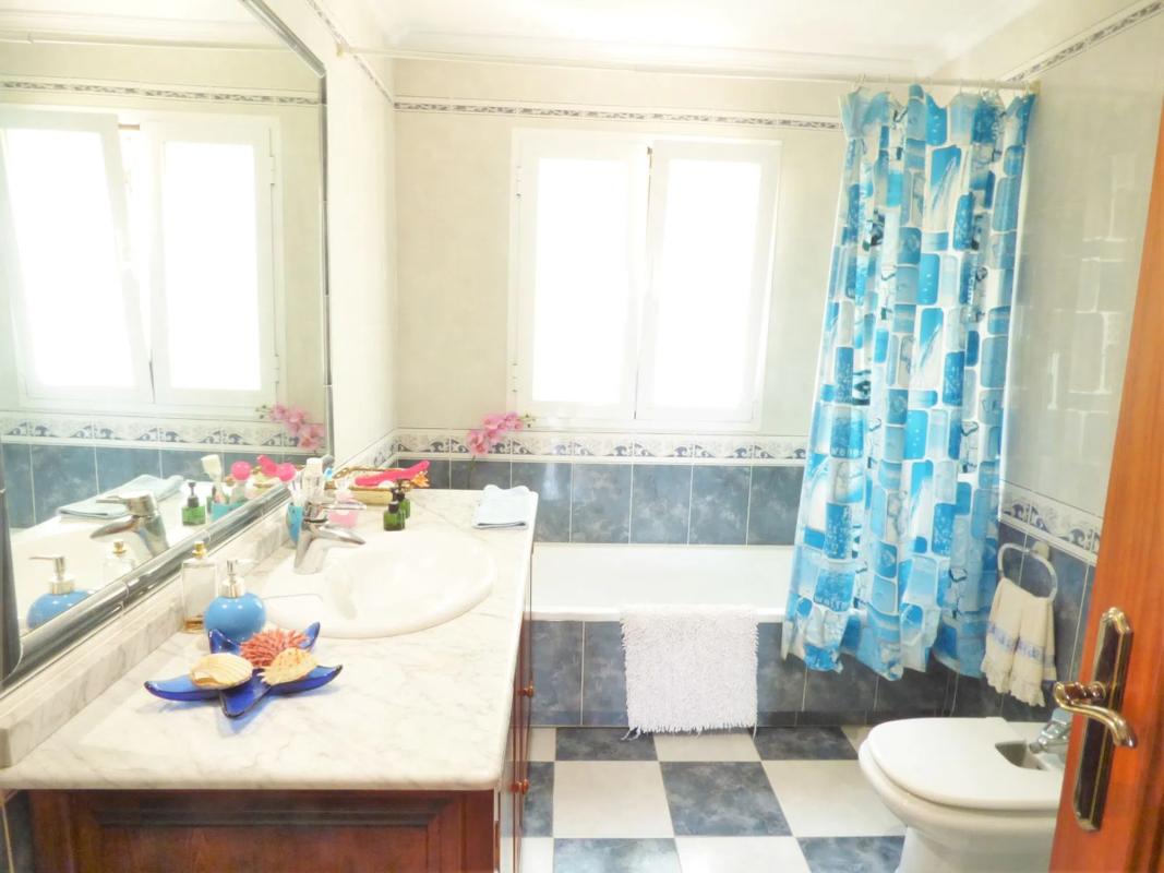 Продажа отдельного шале в Barrio Huerta del Prado-La Montua, Марбелла photo 4