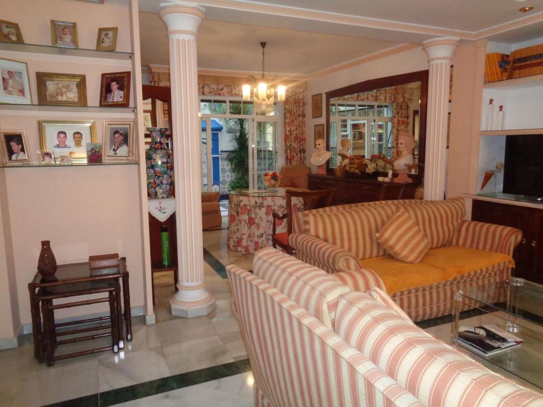 Venta de chalet adosado en Barrio Playa Bajadilla-Puertos , Marbella photo 1