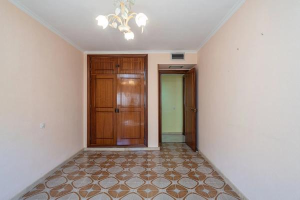 Piso en venta en Avenida Ricardo Soriano, Marbella
thumbnail 1