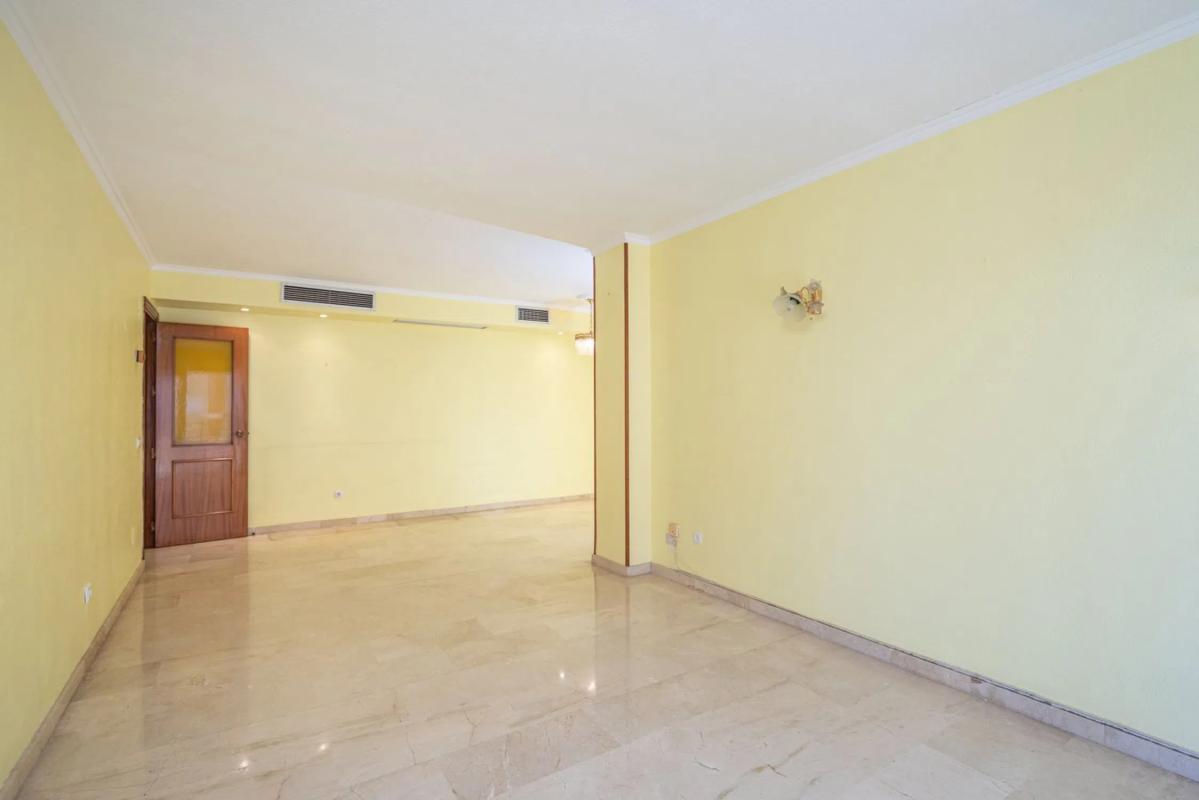 Продажа квартиры на Avenida Ricardo Soriano, Марбелла
 photo 3