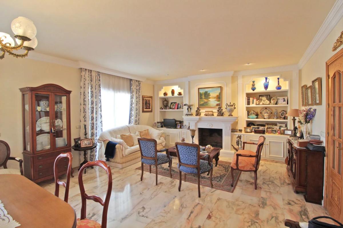 Продажа отдельного шале в Barrio La Patera, Марбелла photo 1