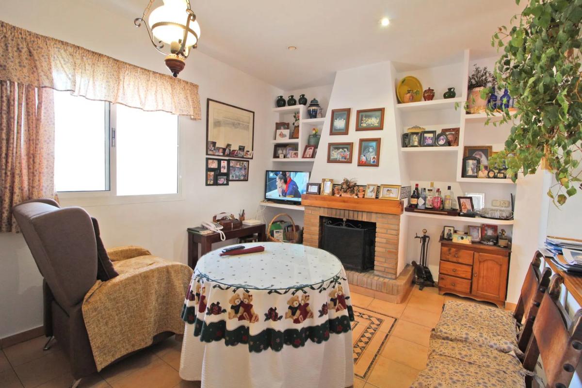 Продажа отдельного шале в Barrio La Patera, Марбелла photo 2