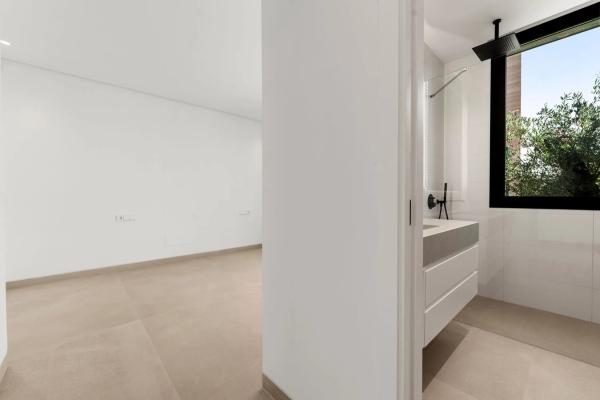 Chalet independiente en venta en Avenida Avenue Cánovas del Castillo, Marbella
 photo 2