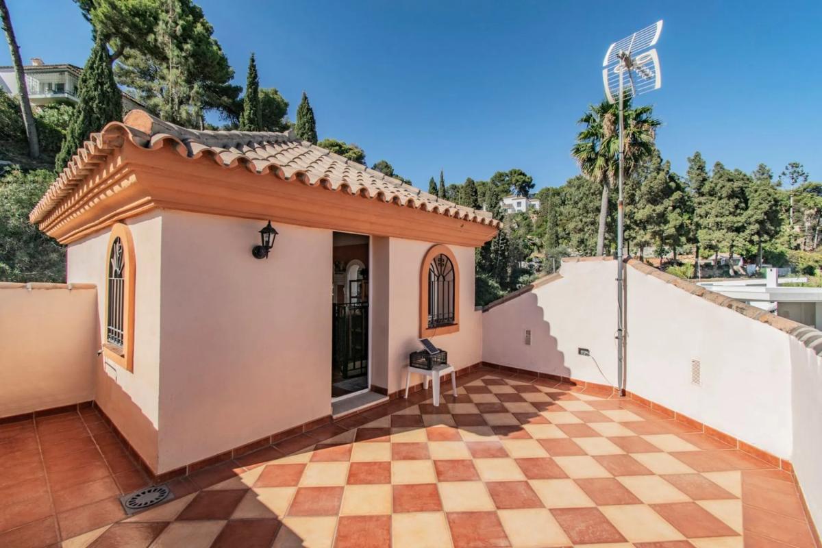 Sprzedaż niezależnego domku jednorodzinnego w Urbanización la Cantera, Marbella photo 1