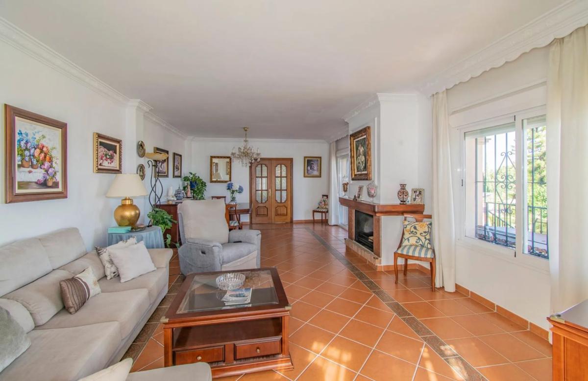 Sprzedaż niezależnego domku jednorodzinnego w Urbanización la Cantera, Marbella photo 3