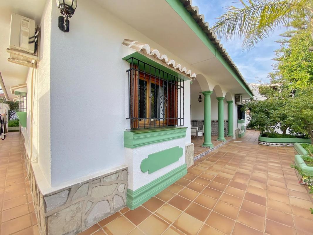 Продажа отдельного шале в Barrio Valdeolletas-Las Cancelas-Xarblanca, Марбелла photo 4
