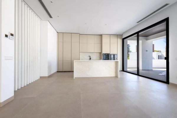 Chalet adosado en venta en Urbanización La Fuente , Marbella photo 1