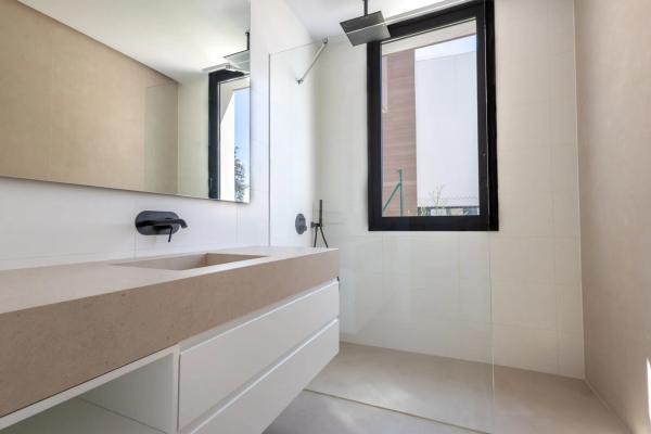 Chalet adosado en venta en  Urbanización La Fuente , Marbella photo 4