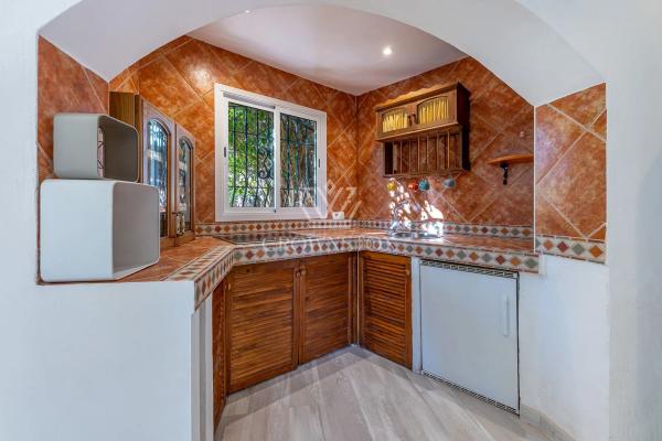 Chalet independiente en venta en Urbanización Montaña Marbella Club, Marbella
thumbnail 2