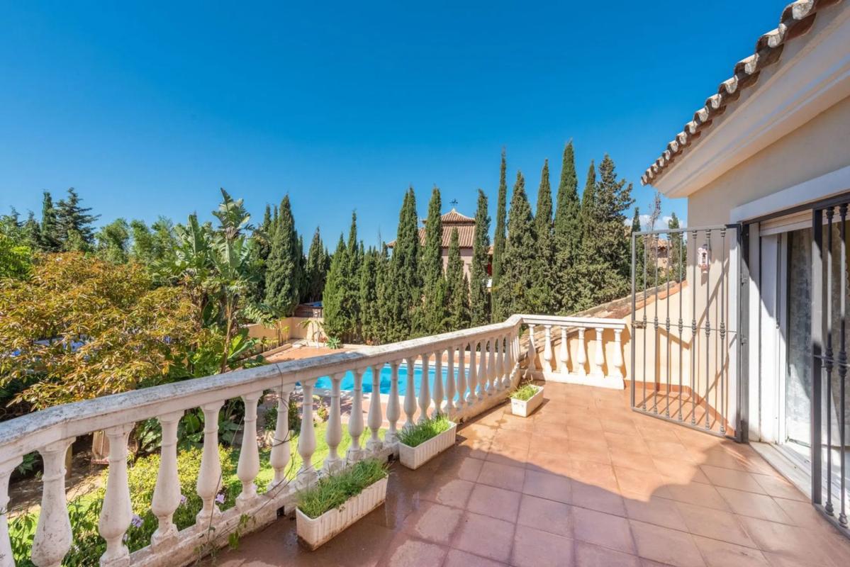 Venta de chalet independiente en Barrio Valdeolletas-Las Cancelas-Xarblanca, Marbella
photo 3
