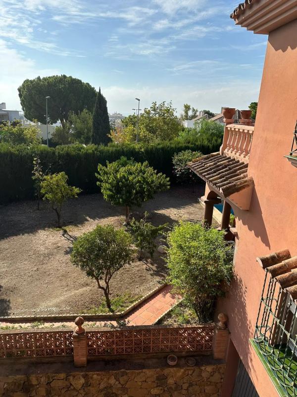 Venta de chalet independiente en Barrio Valdeolletas-Las Cancelas-Xarblanca, Marbella
photo 2