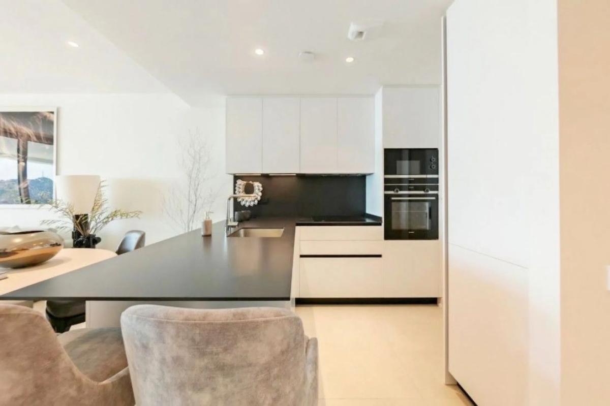 Venta de piso en Barrio Huerta del Prado-La Montua, Marbella
photo 1