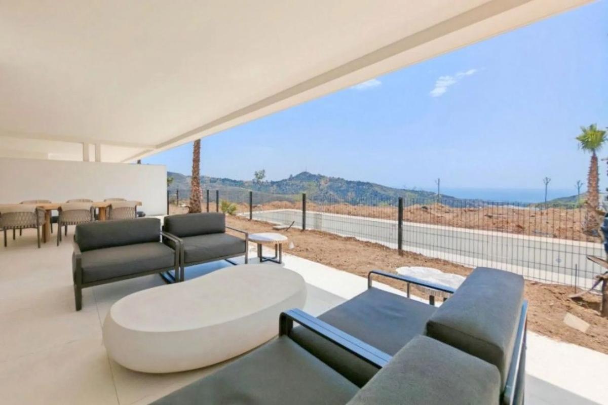 Venta de piso en Barrio Huerta del Prado-La Montua, Marbella
photo 3