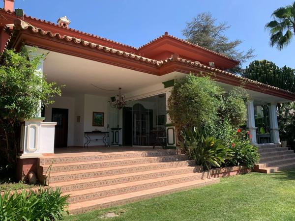 Chalet independiente en venta en Calle la Pimienta, 1, Marbella
 photo 4