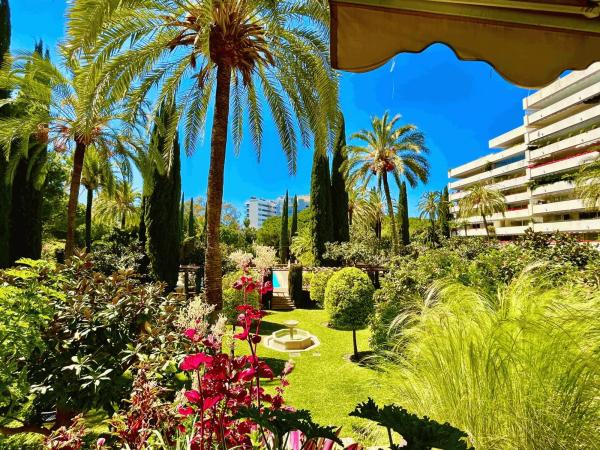 Apartment for sale in Barrio Playa de la Fontanilla, Marbella thumbnail 1