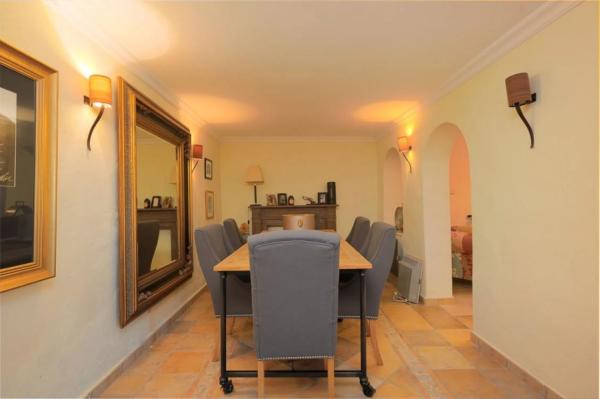 Chalet adosado en venta en Barrio Casco Antiguo , Marbella thumbnail 1