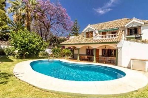 Chalet independiente en venta en Barrio Valdeolletas-Las Cancelas-Xarblanca, Marbella
thumbnail 2