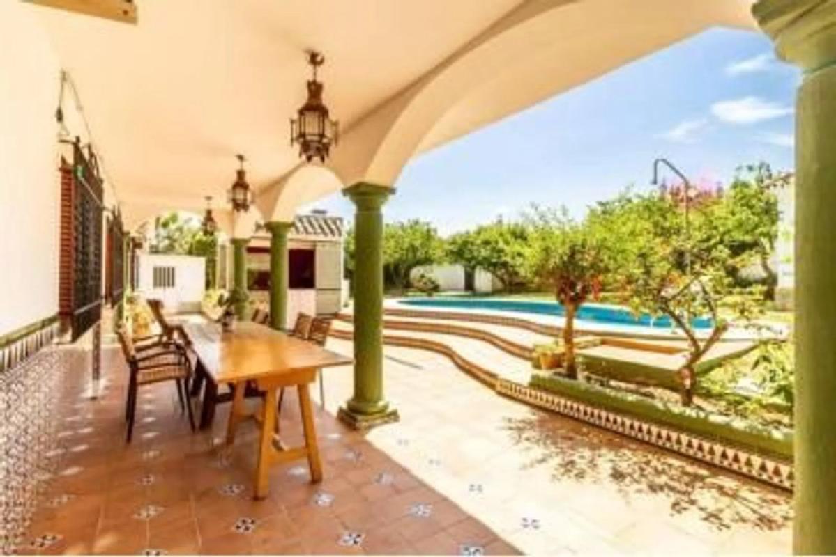 Продажа отдельного шале в  Barrio Valdeolletas-Las Cancelas-Xarblanca, Марбелла photo 4