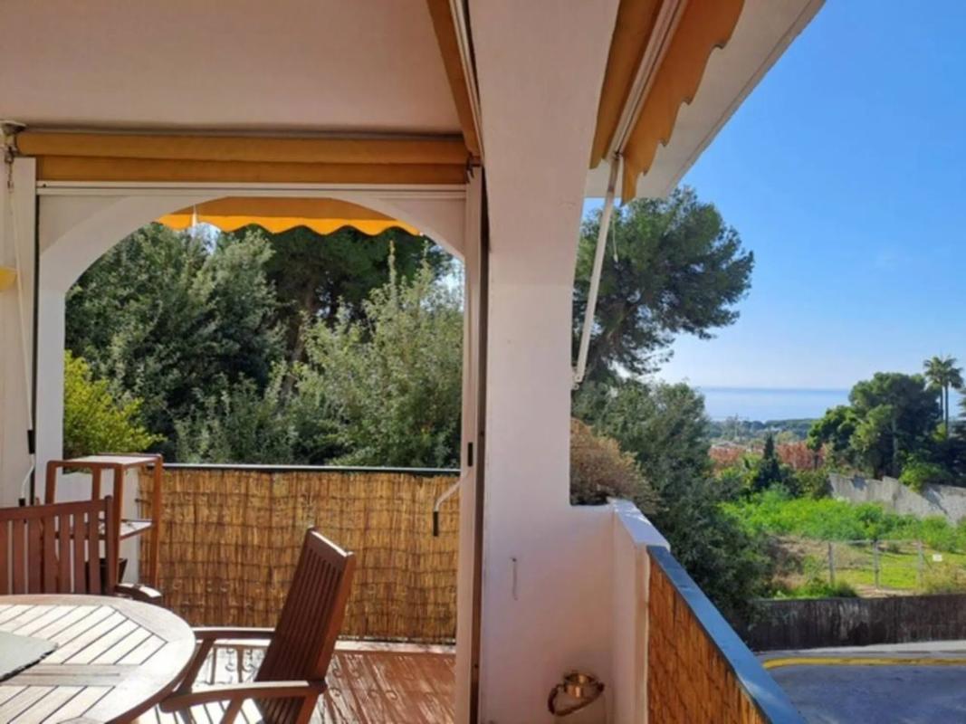 Venta de piso en Calle Algarrobo, Marbella
photo 1