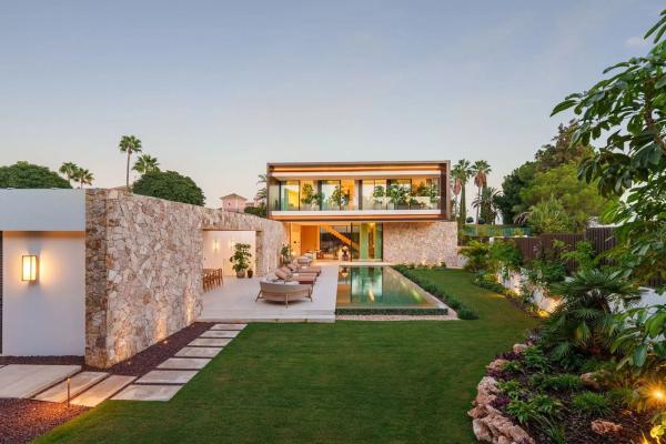 Chalet independiente en venta en Calle Aljarafe, Marbella
thumbnail 1