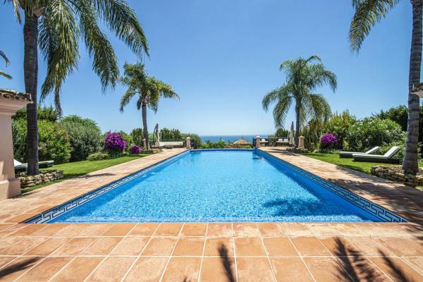 Chalet independiente en venta en Barrio Sierra Blanca, Marbella
thumbnail 2