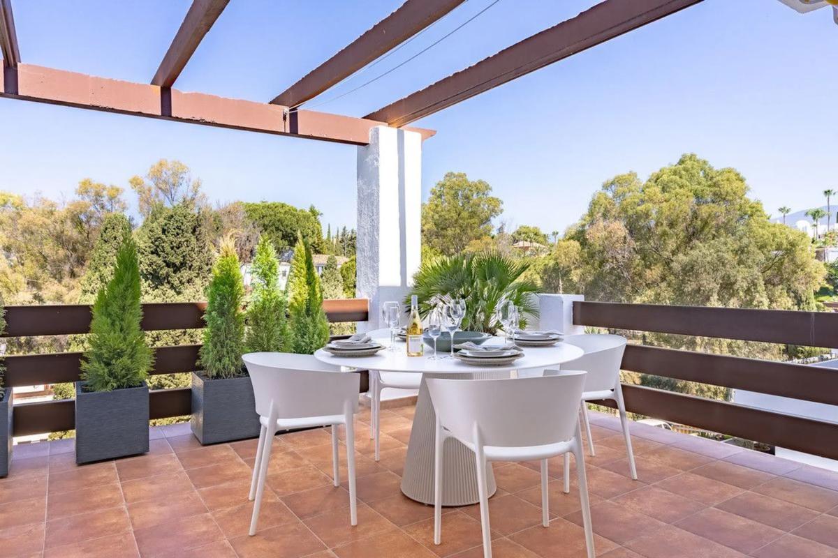 Sprzedaż duplexu w Barrio Lomas de Marbella Club, Marbella photo 1