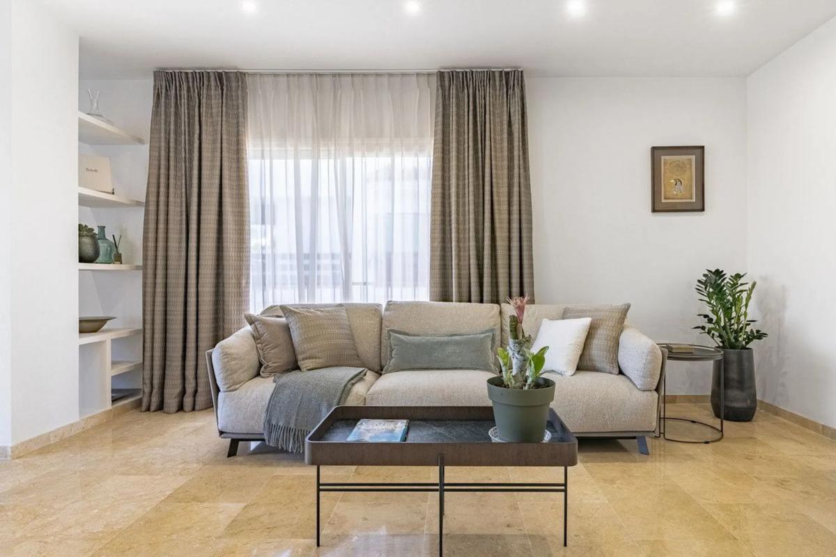 Sprzedaż duplexu w Barrio Lomas de Marbella Club, Marbella photo 2