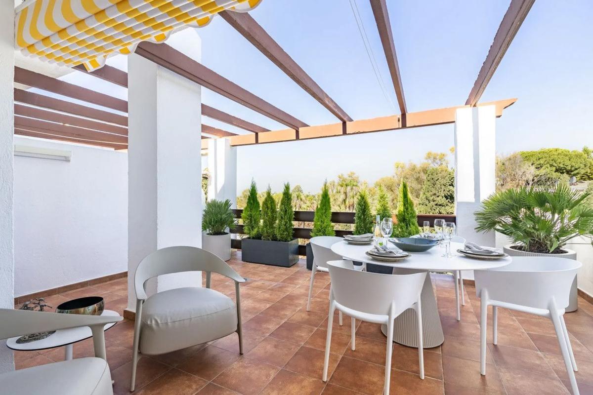 Sprzedaż duplexu w Barrio Lomas de Marbella Club, Marbella photo 3