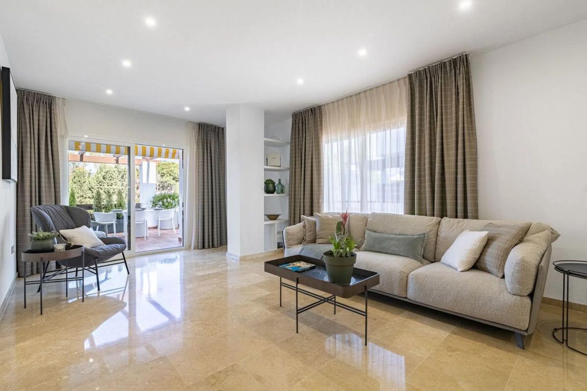 Sprzedaż duplexu w Barrio Lomas de Marbella Club, Marbella photo 4