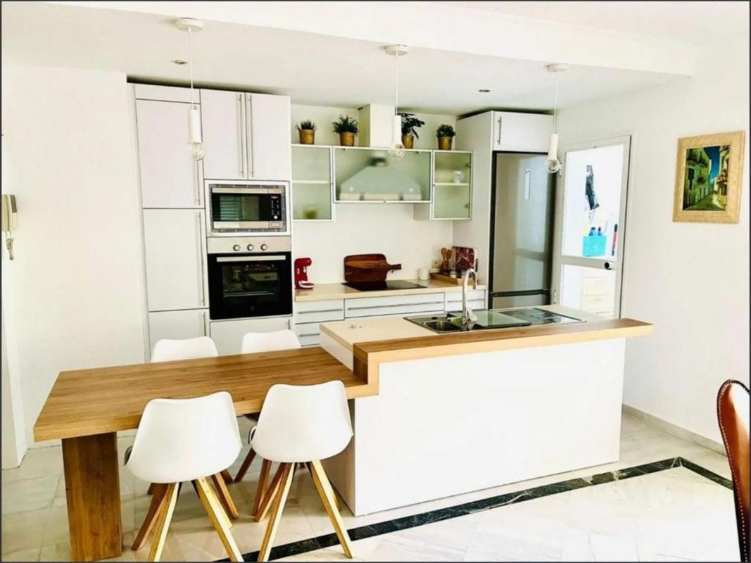 Sale of apartment in Barrio La Carolina-Guadalpín, Marbella
 photo 3