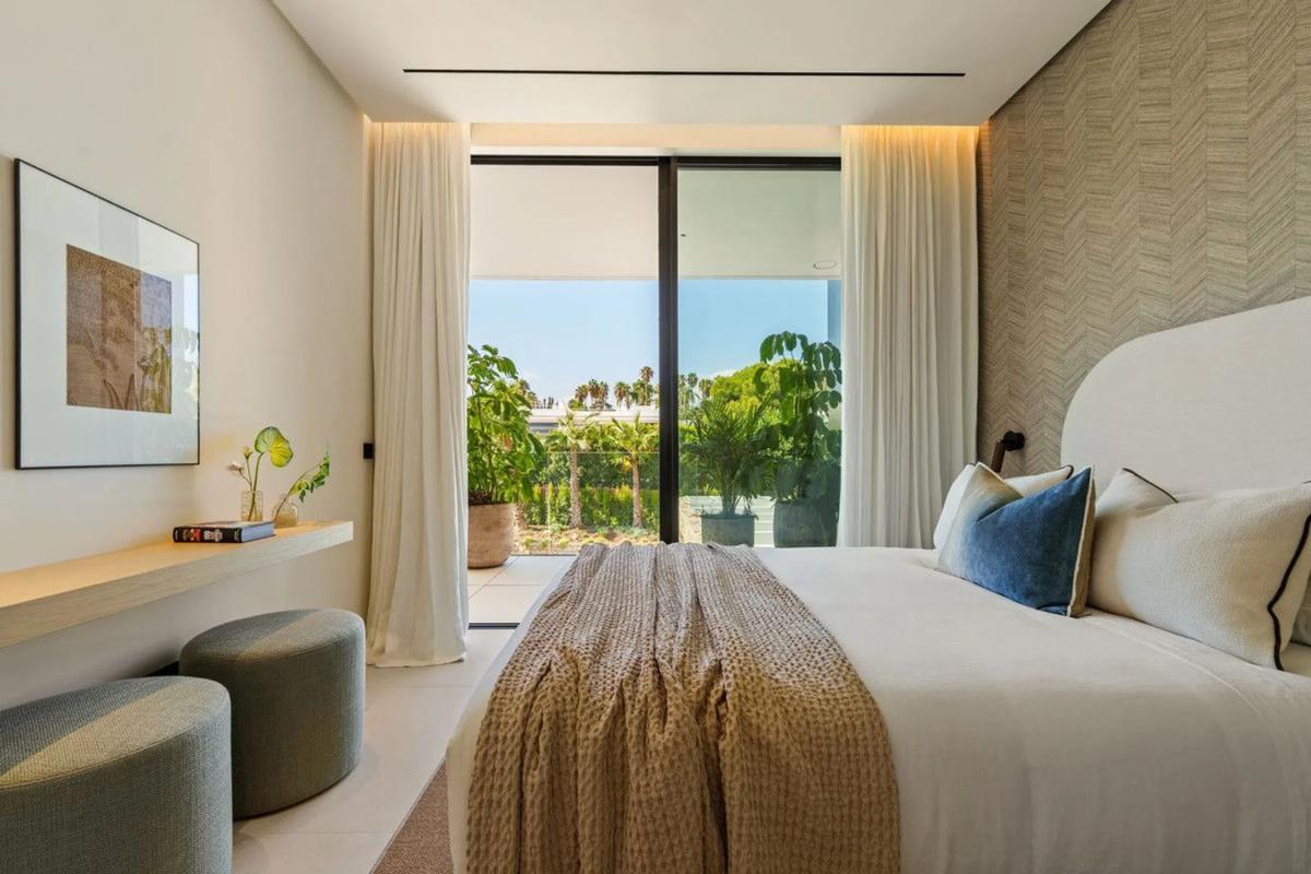 Sprzedaż niezależnego domku jednorodzinnego w  Lugar Urbanizacion la Carolina, Marbella photo 5