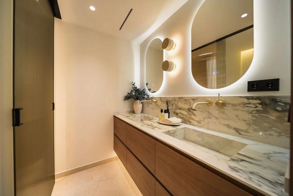 Piso en venta en Barrio Lomas de Marbella Club, Marbella
 photo 1