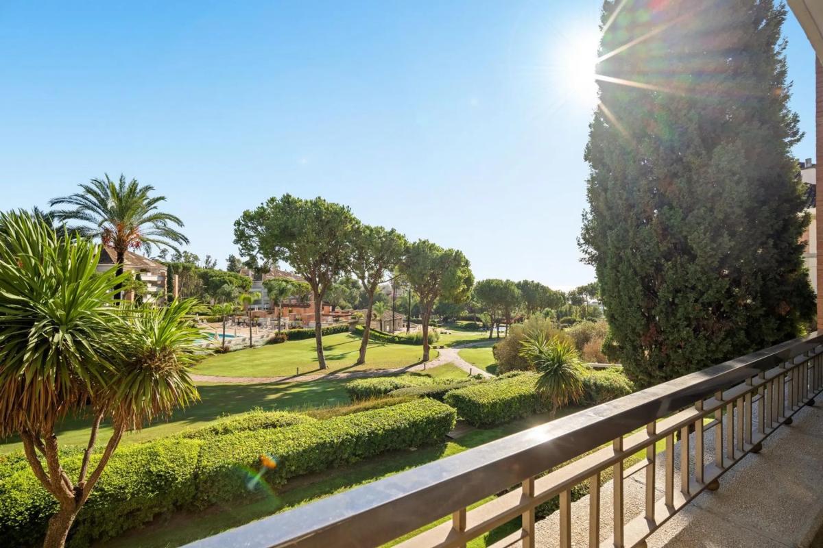 Venta de piso en Bulevar Príncipe Alfonso de Hohenlohe, Marbella
photo 1