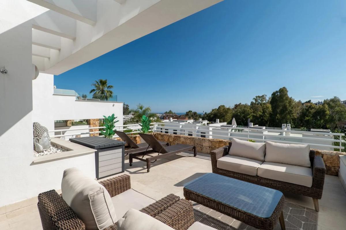 Venta de chalet adosado en  Calle Rocio, 7 , Marbella photo 2