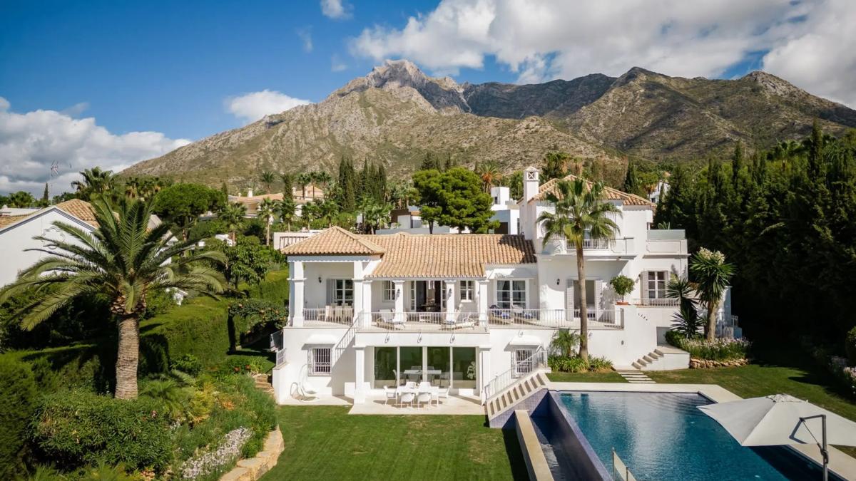 Sprzedaż niezależnego domku jednorodzinnego w  Barrio Sierra Blanca, Marbella photo 3