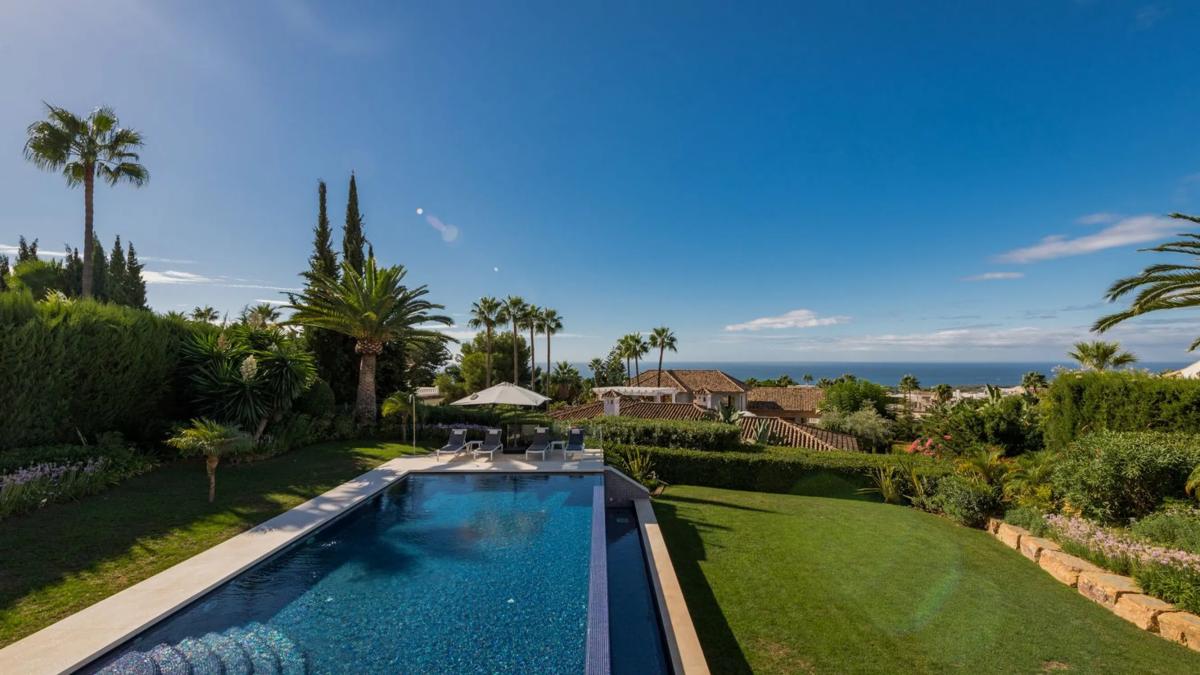 Sprzedaż niezależnego domku jednorodzinnego w  Barrio Sierra Blanca, Marbella photo 4
