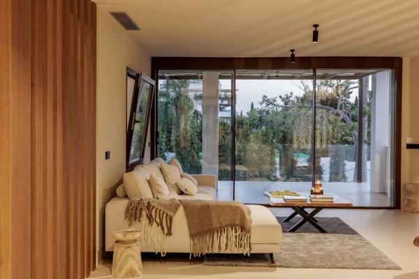 Chalet independiente en venta en El Capricho s/n, Marbella
thumbnail 2