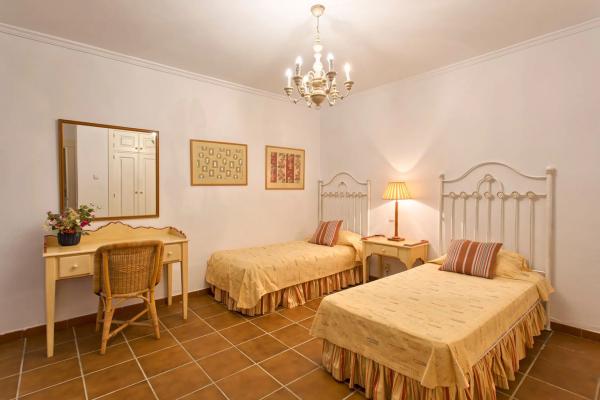 Chalet independiente en venta en Arrabal Rocio Sur, 2 C, Marbella
photo 1