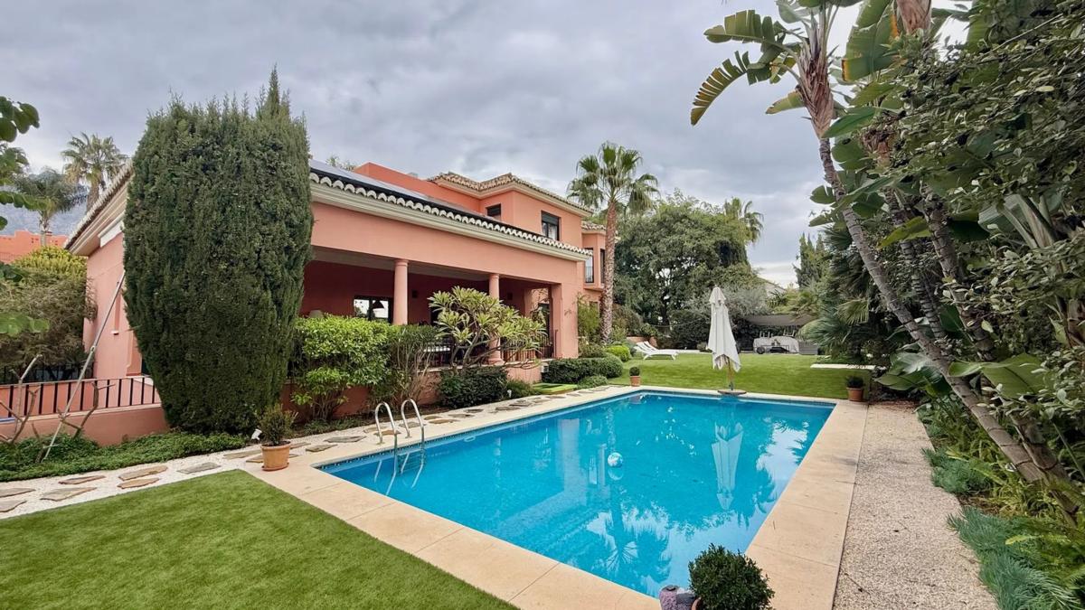 Sprzedaż niezależnego domku jednorodzinnego w  Arrabal Rocio Sur, 2 C, Marbella photo 5