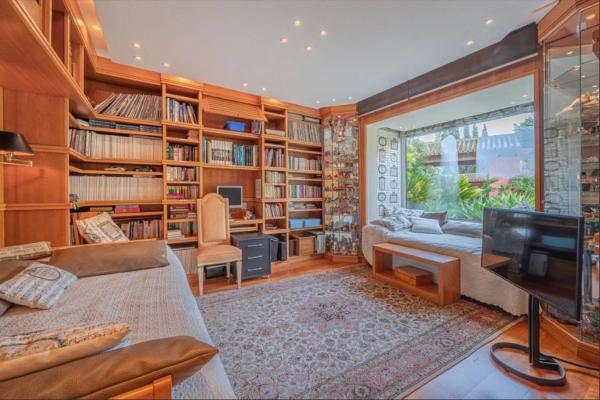 Chalet independiente en venta en Calle Casares, Marbella
thumbnail 1