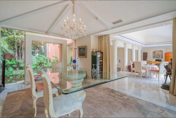 Chalet independiente en venta en Calle Casares, Marbella
thumbnail 2