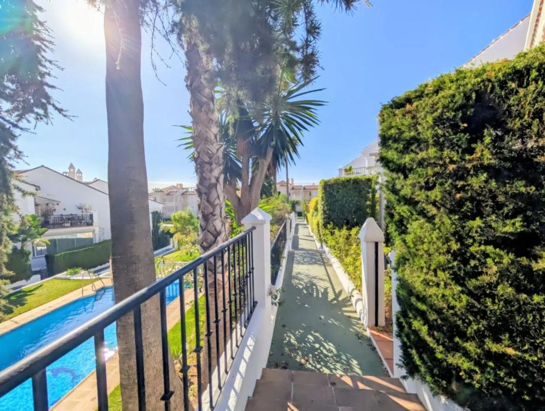 Sprzedaż szeregowego domku w Barrio Nagüeles , Marbella photo 1
