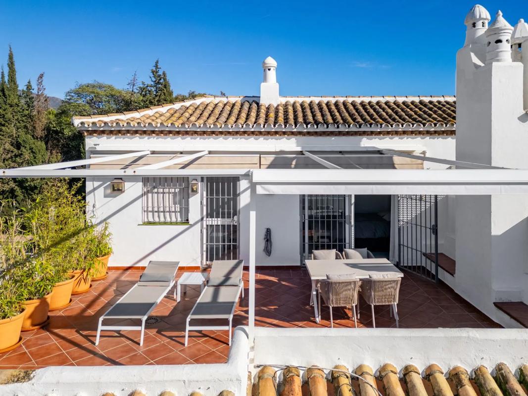 Venta de duplex en CL GEODA-ARROYO PIEDRAS, Marbella photo 5