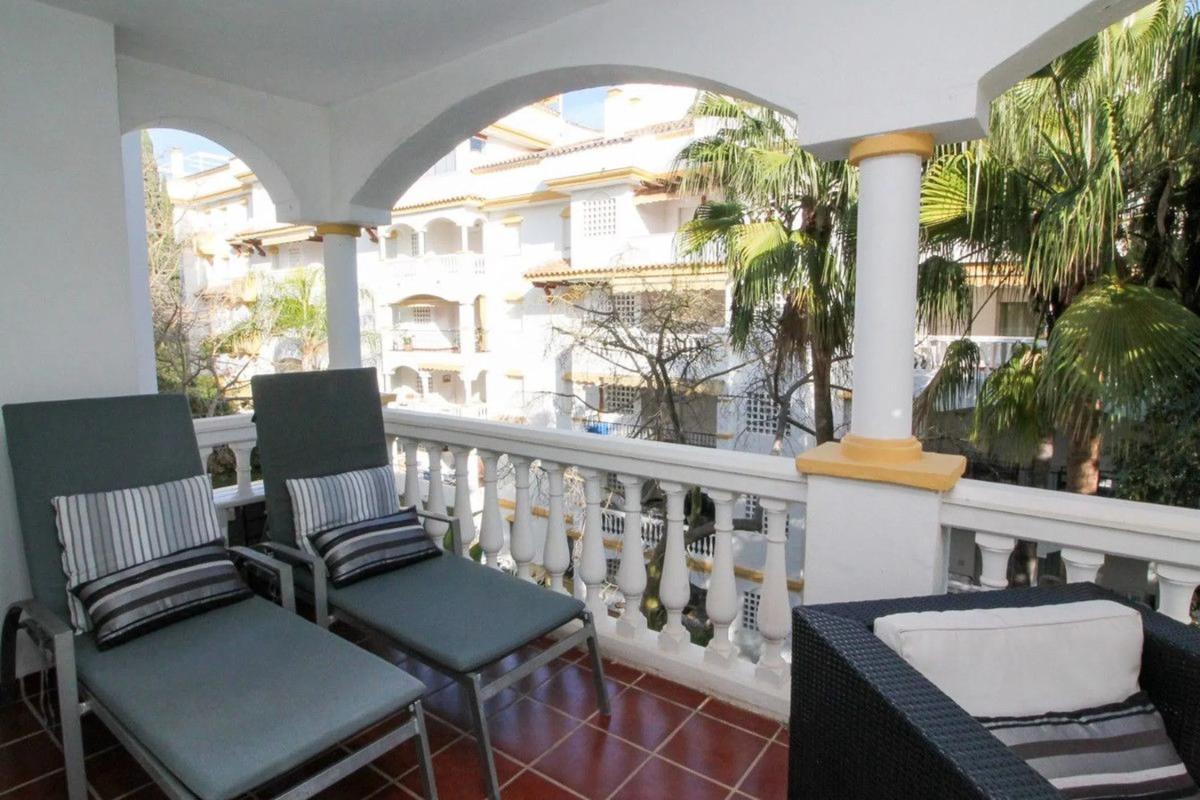 Sale of apartment in Calle San Joaquín, Marbella
photo 2