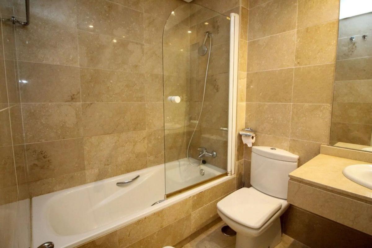 Sale of apartment in Calle San Joaquín, Marbella
photo 3