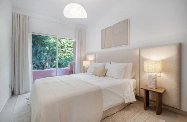 Chalet pareado en calle Navia de Suarna, 2 thumbnail 3